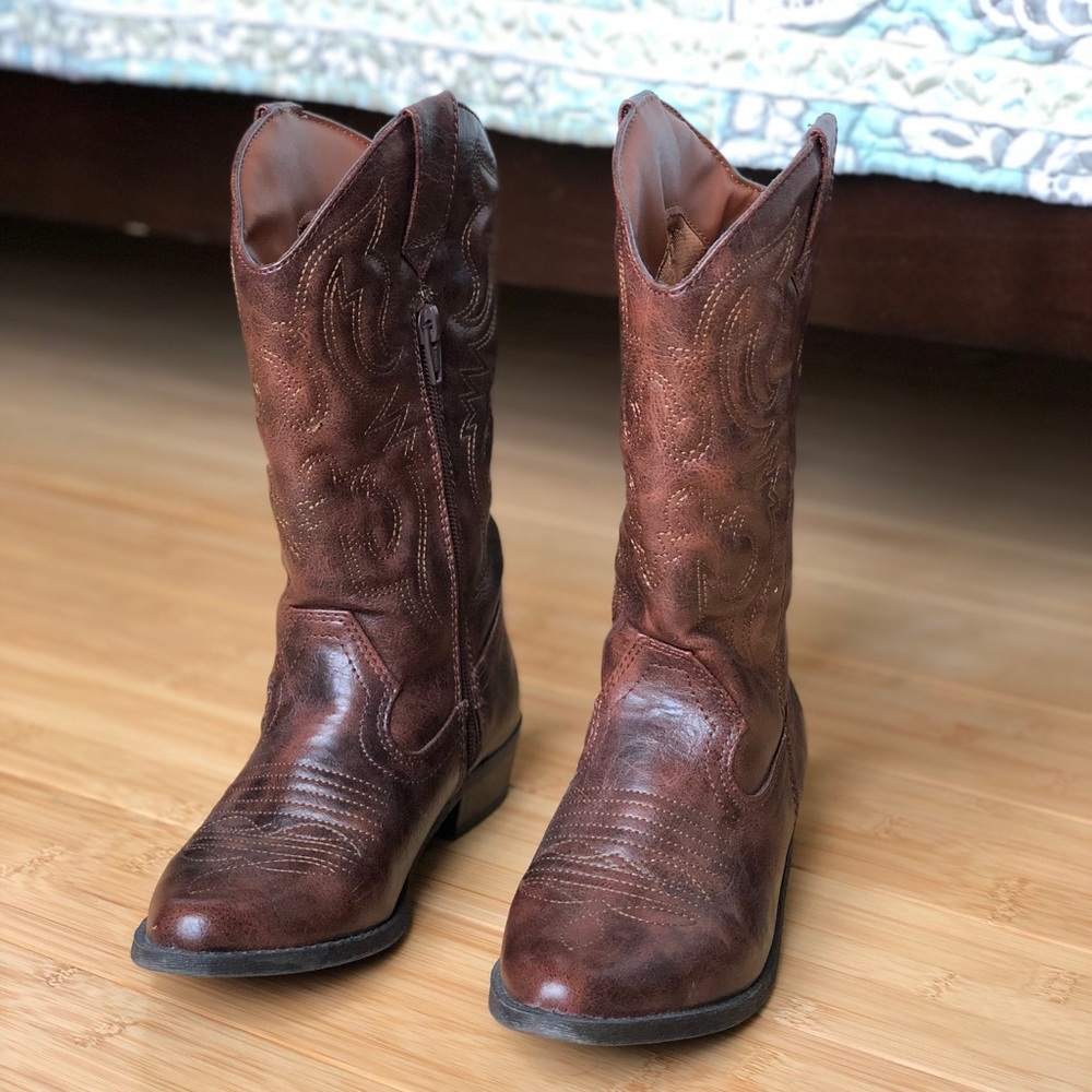 Cherokee Cowboy Boots